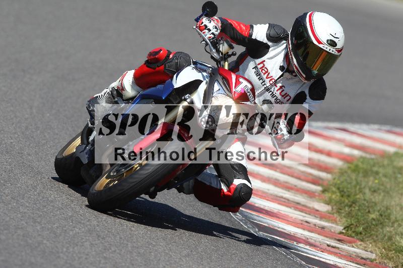 Archiv-2022/50 09.08.2022 MSS und TÖFF Track Day ADR/Gruppe gelb/team